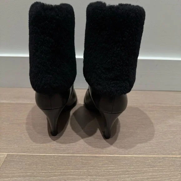 Black Leather Fold Over Shearling Cuff Ankle Boots Booties - Picture 3 of 11